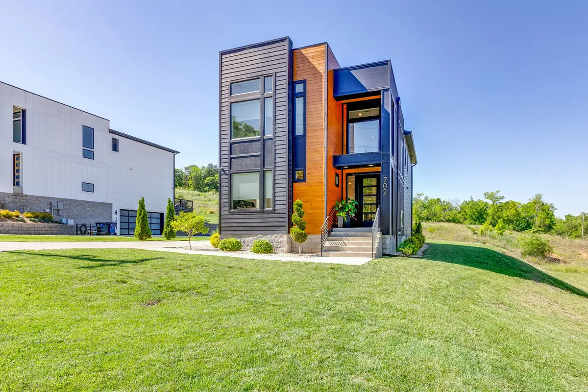 702 W 4th St, Columbia, TN 38401 - #1