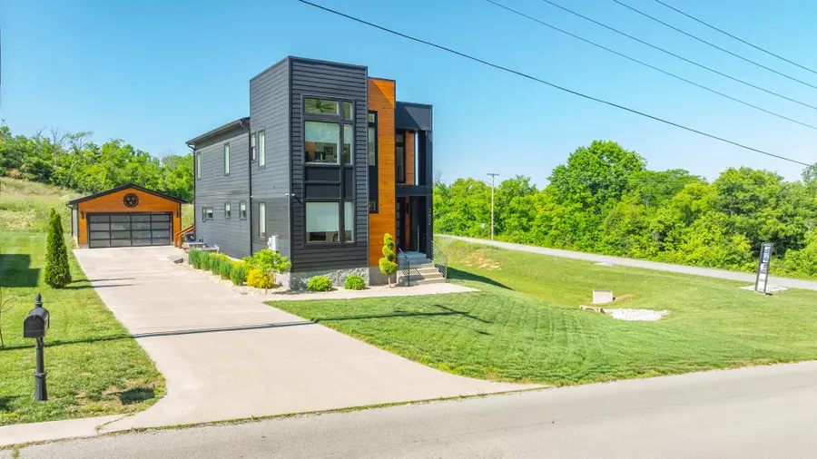 702 W 4th St, Columbia, TN 38401 - #3