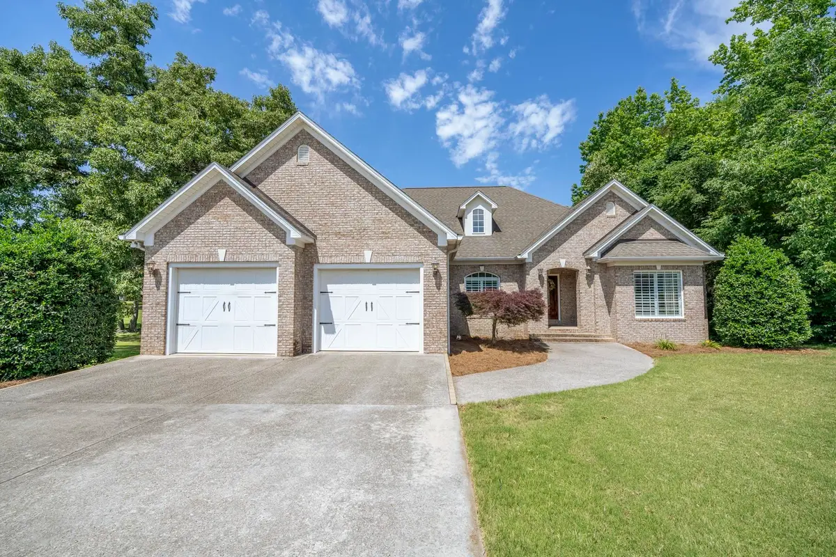 670 Bowen Dr, Savannah, TN 38372 - #1