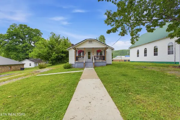 118 Woody Ave, Harriman, TN 37748