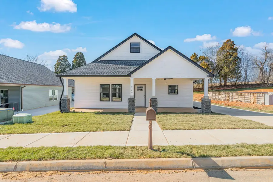 924 Stratford Avenue, Sweetwater, TN 37874 - #2