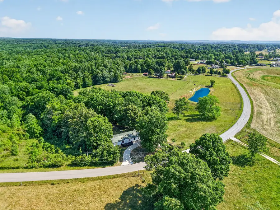 1883 Browntown Rd, Sparta, TN 38583 - #2