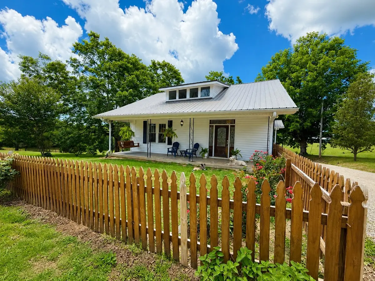 3135 Vanleer Hwy, Charlotte, TN 37036 - #1