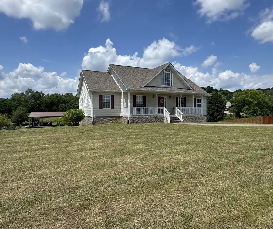 2195 Chester Harris Rd, Woodlawn, TN 37191 - #2