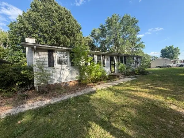 11170 Challenge Dr, Bon Aqua, TN 37025