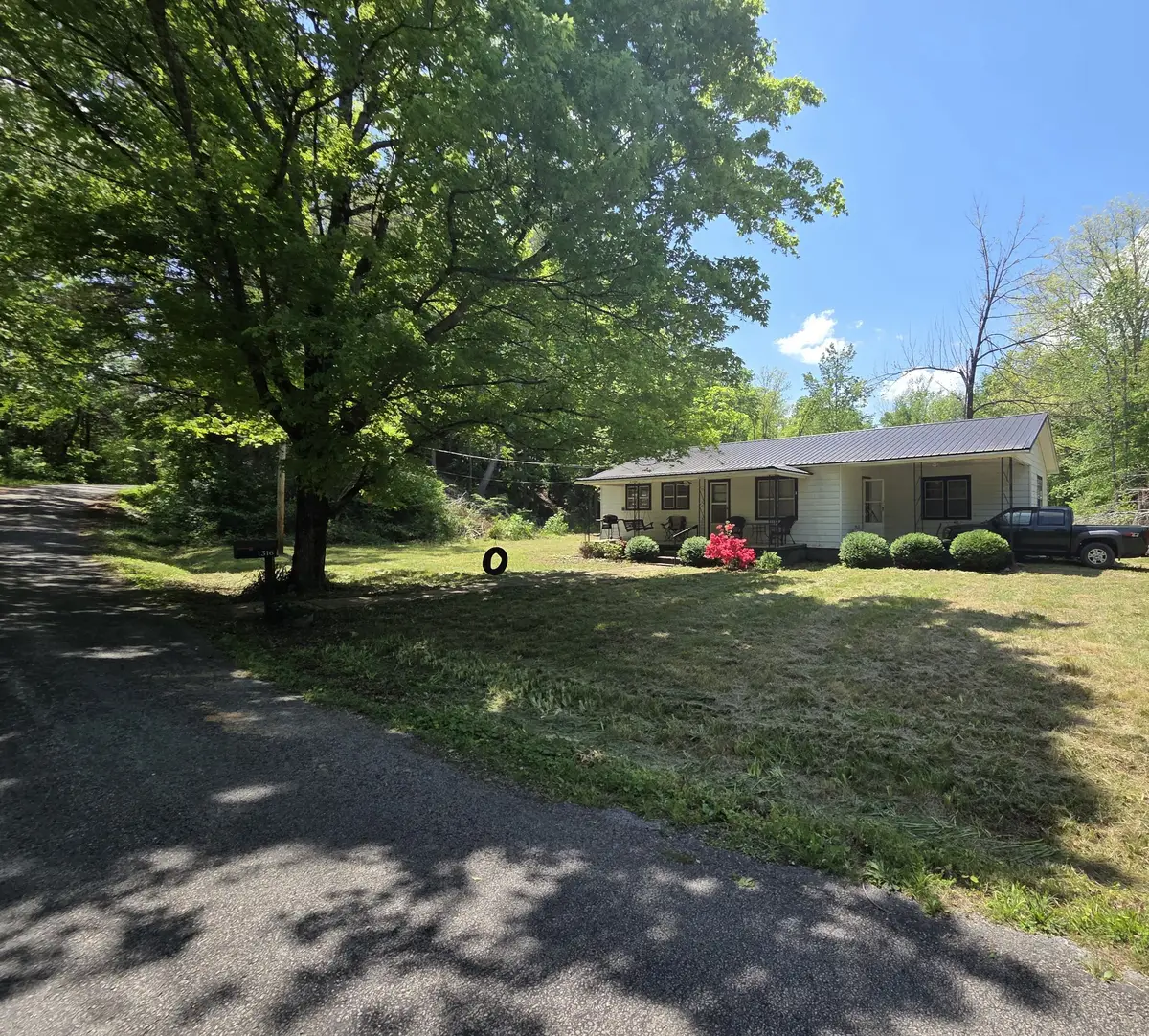1316 Owl Hollow Rd, Linden, TN 37096 - #1