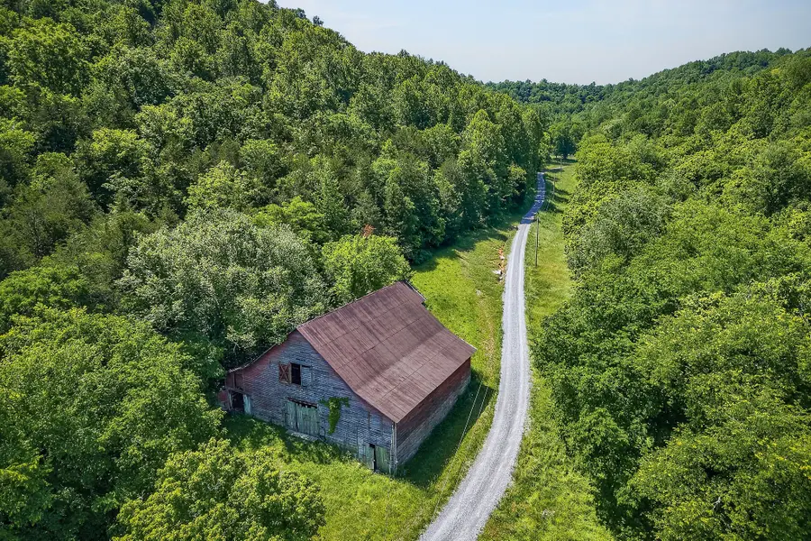 16130 Buffalo Valley Rd, Buffalo Valley, TN 38548 - #3