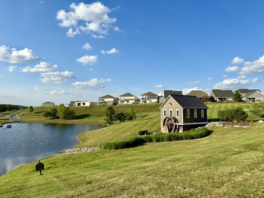 883 Cherry Grove Dr, Hendersonville, TN 37075 - #2