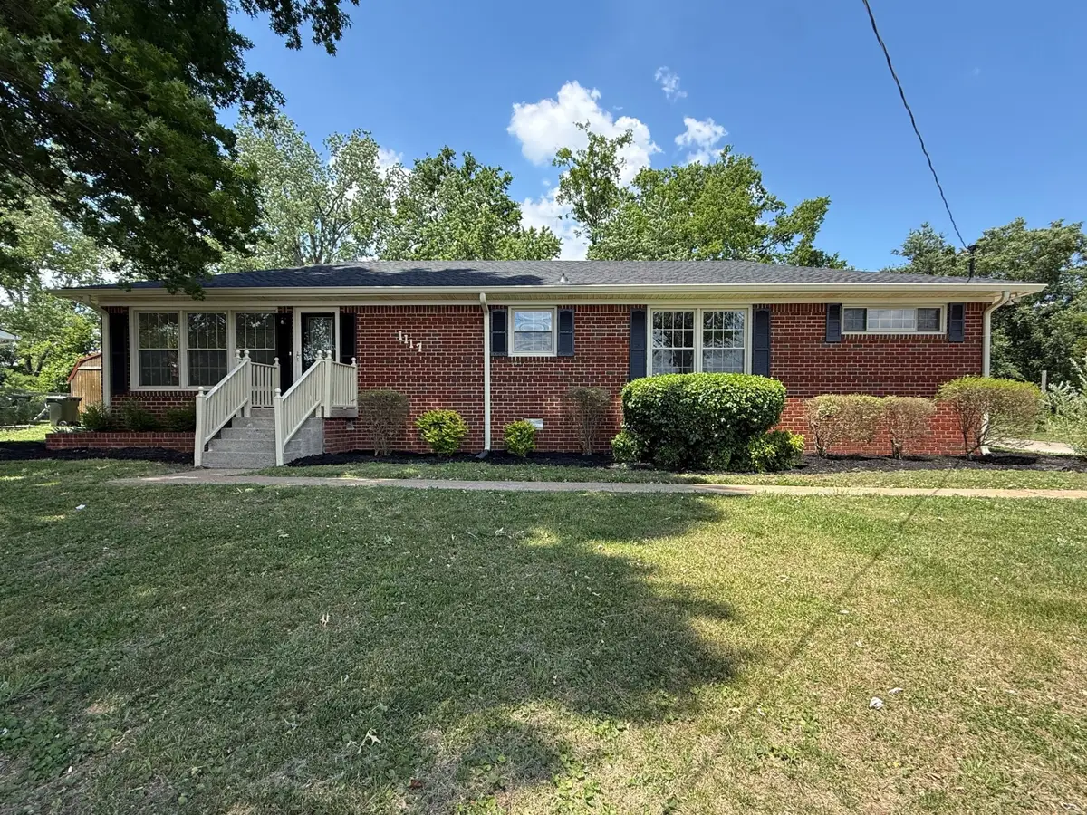 1117 Peninsula Dr, Gallatin, TN 37066 - #1