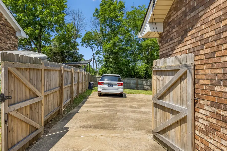 2946 Anderson Rd, Nashville, TN 37217 - #2