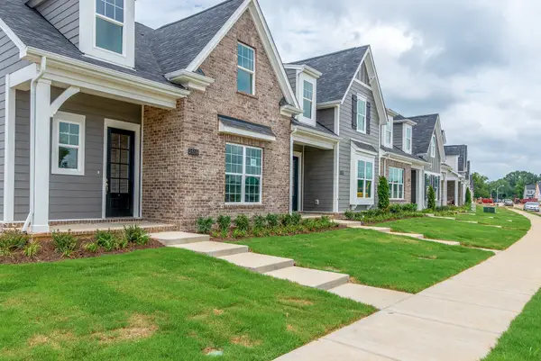 2528 Elmcroft Ave, Murfreesboro, TN 37128