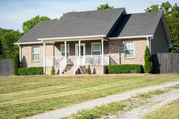 494 Rogues Fork Rd, Bethpage, TN 37022