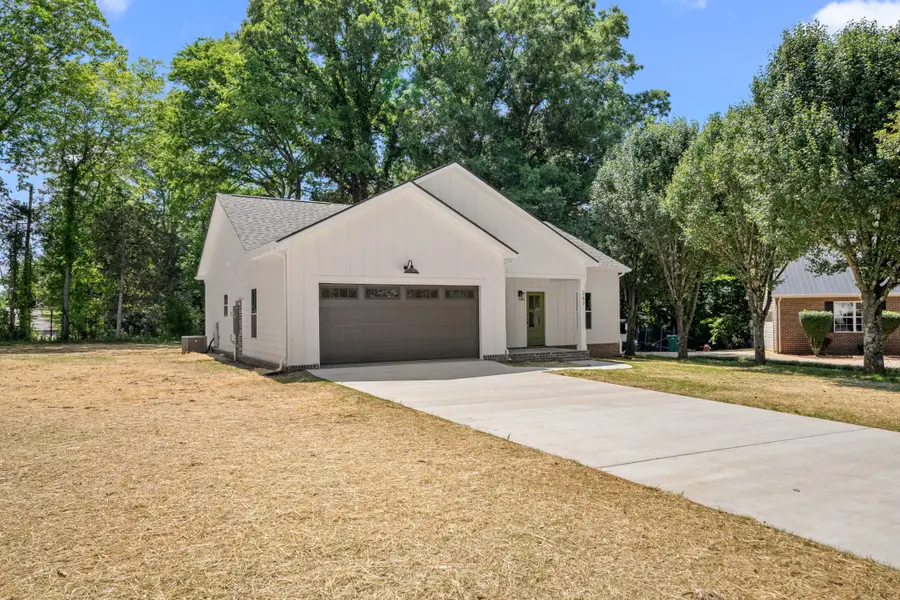 267 Brookfield Cir, Winchester, TN 37398 - #2