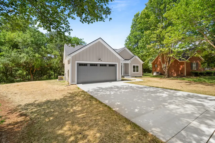 275 Brookfield Cir, Winchester, TN 37398 - #2