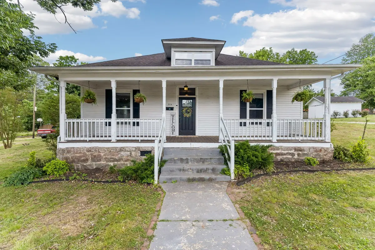 204 Jefferson Ave E, Carthage, TN 37030 - #1