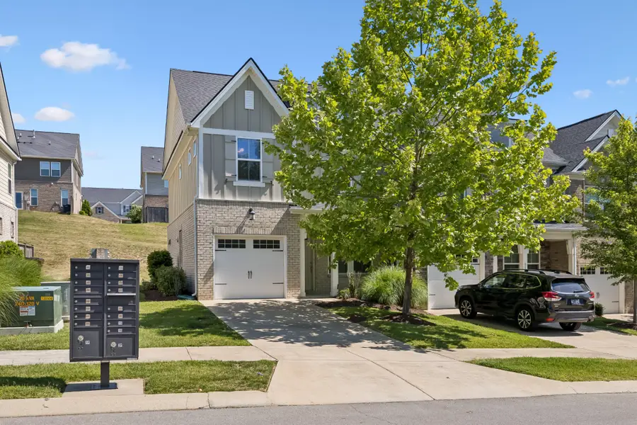 812 Kennear Ln, Mount Juliet, TN 37122 - #2