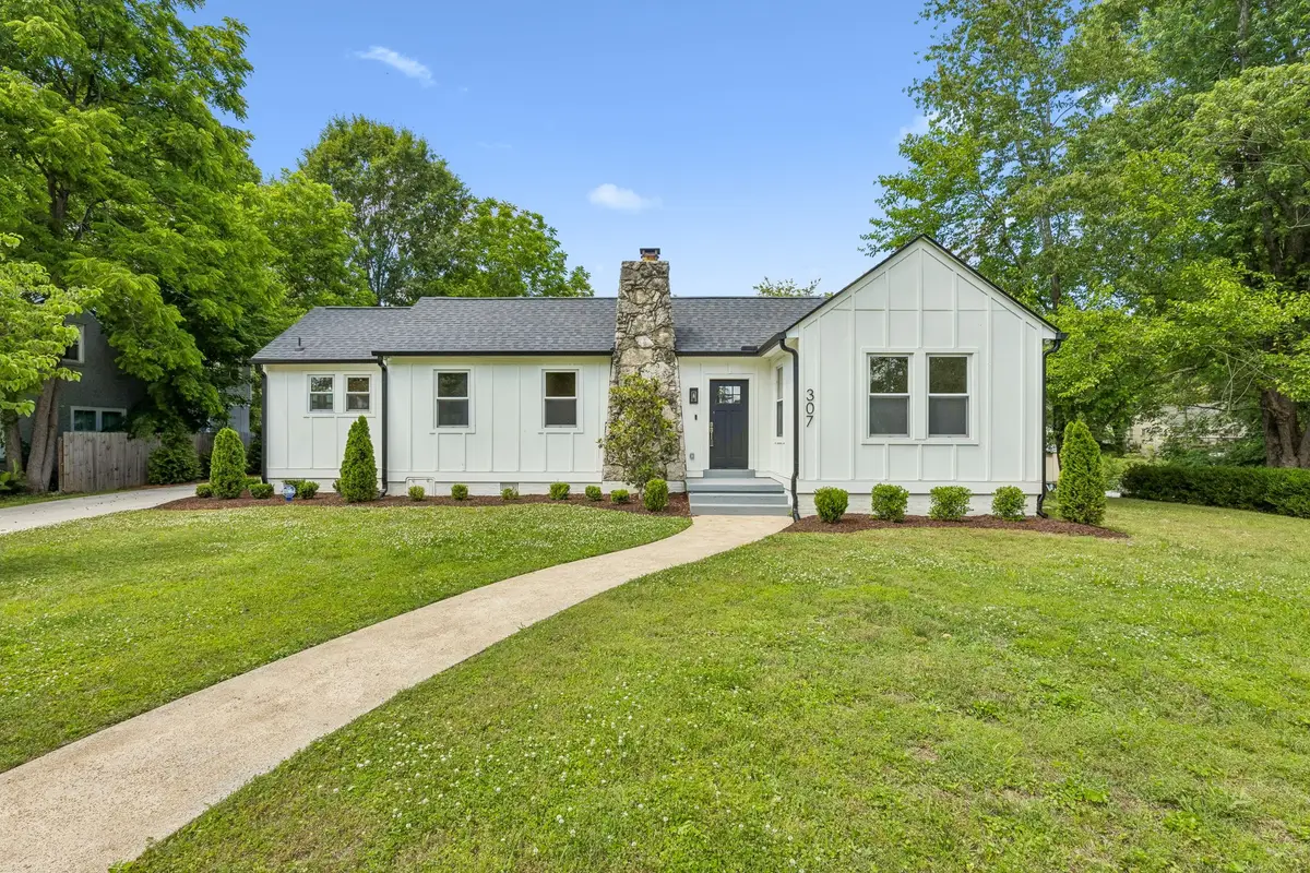 307 4th Ave, Columbia, TN 38401 - #1
