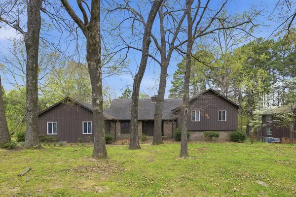 31 Colonial Cv, Jackson, TN 38305
