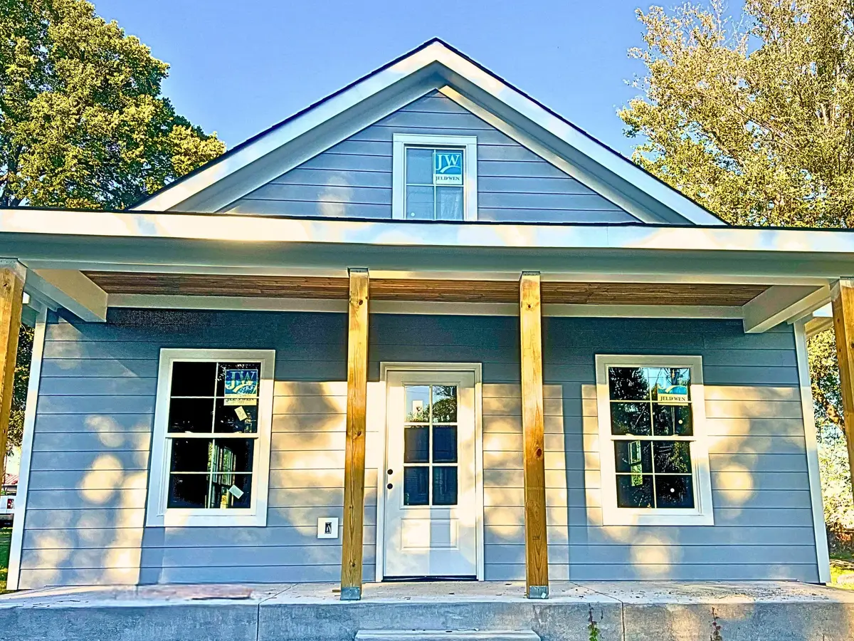 207 Scott St, Dickson, TN 37055 - #1