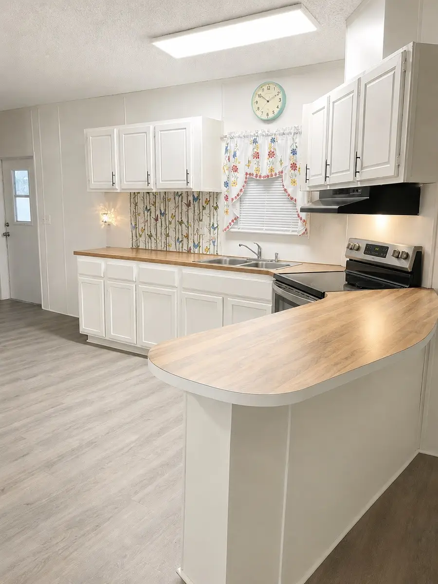 506 Amacher Ave, Hohenwald, TN 38462 - #2