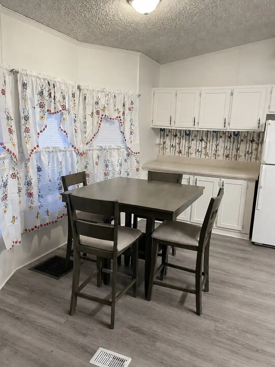 506 Amacher Ave, Hohenwald, TN 38462 - #3