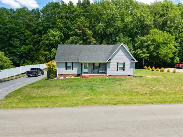 475 Blue Sky Cir, Lafayette, TN 37083