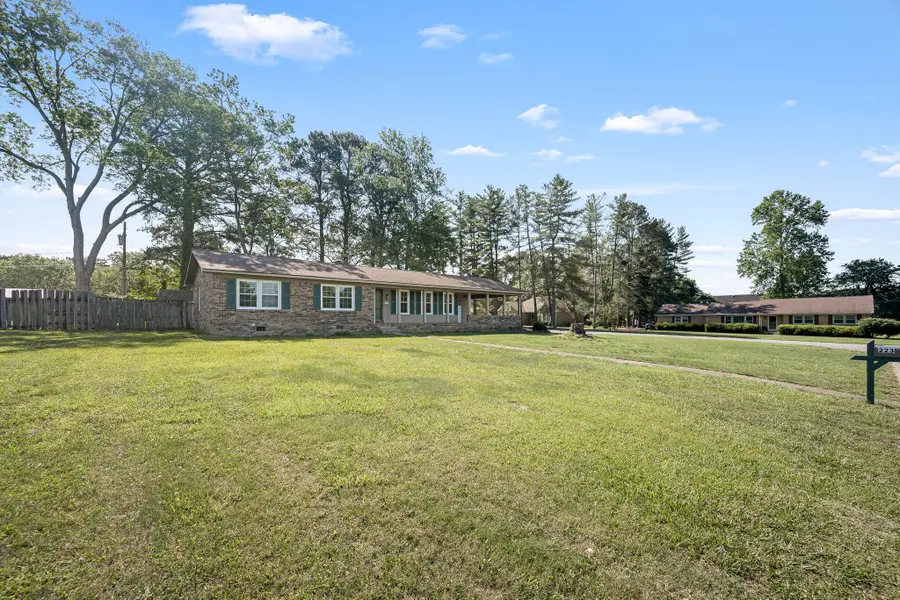 223 Skyview Ln, Tullahoma, TN 37388 - #2