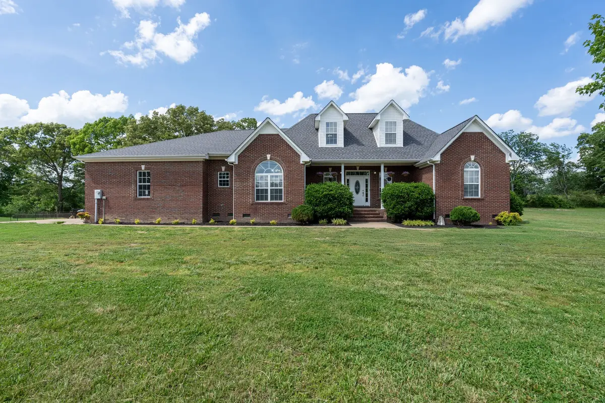 387 Center Point Dr, Summertown, TN 38483 - #1