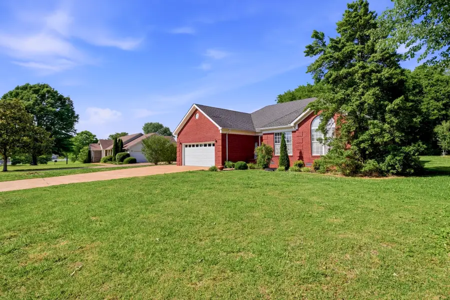 1130 Austin Cir, Lawrenceburg, TN 38464 - #3