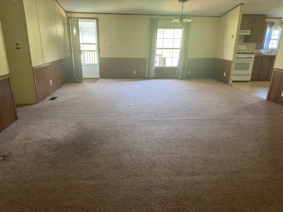 187 Dyke St E, Big Sandy, TN 38221 - #3