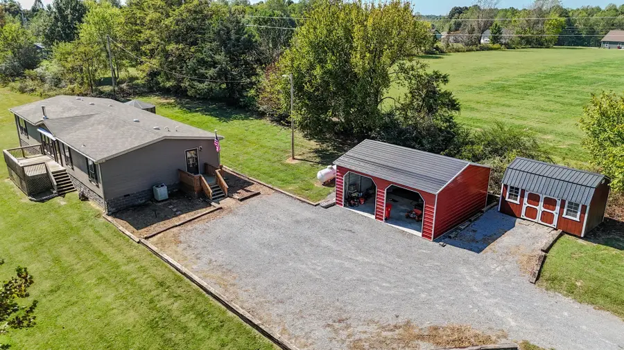 137 Hawkins Rd, Westmoreland, TN 37186 - #3