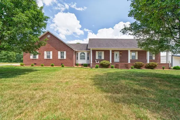 826 Boatman Rd, Cookeville, TN 38506