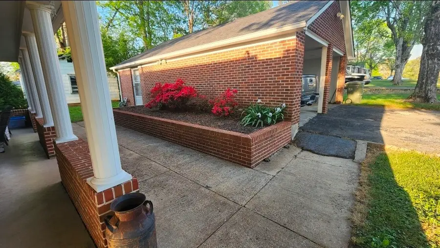 130 Lafayette Ave, Lawrenceburg, TN 38464 - #3