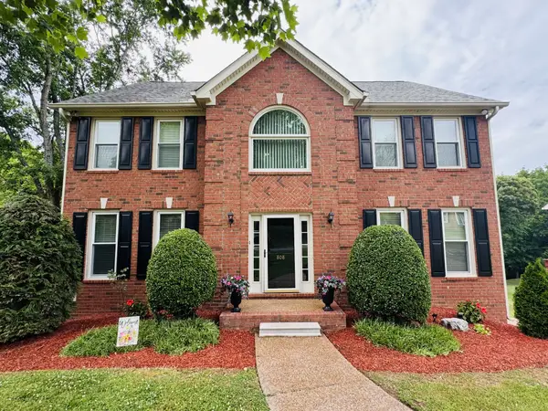808 Overhills Dr, Old Hickory, TN 37138