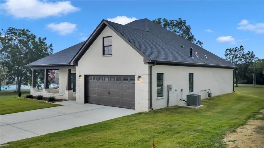 204 Washington Ave, New Hope, AL 35760 - #2