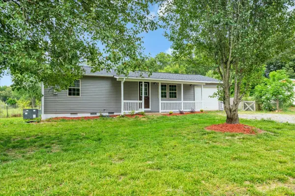 72 W 1st St, Hillsboro, TN 37342