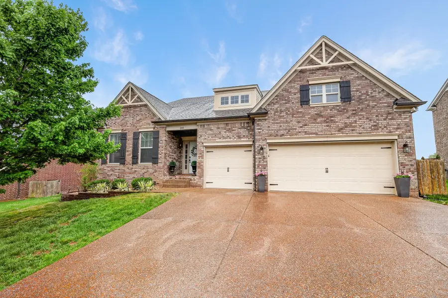 1944 Kirkwood Dr, Mount Juliet, TN 37122 - #2