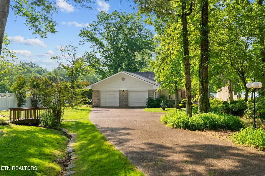8331 Cherokee Tr, Crossville, TN 38572 - #2