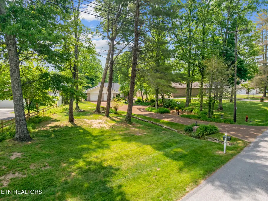 8331 Cherokee Tr, Crossville, TN 38572 - #3