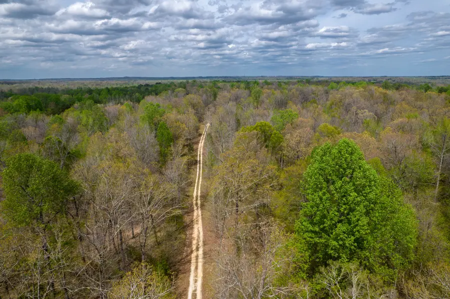 735 Beaver Canal Ln, Huntingdon, TN 38344 - #2