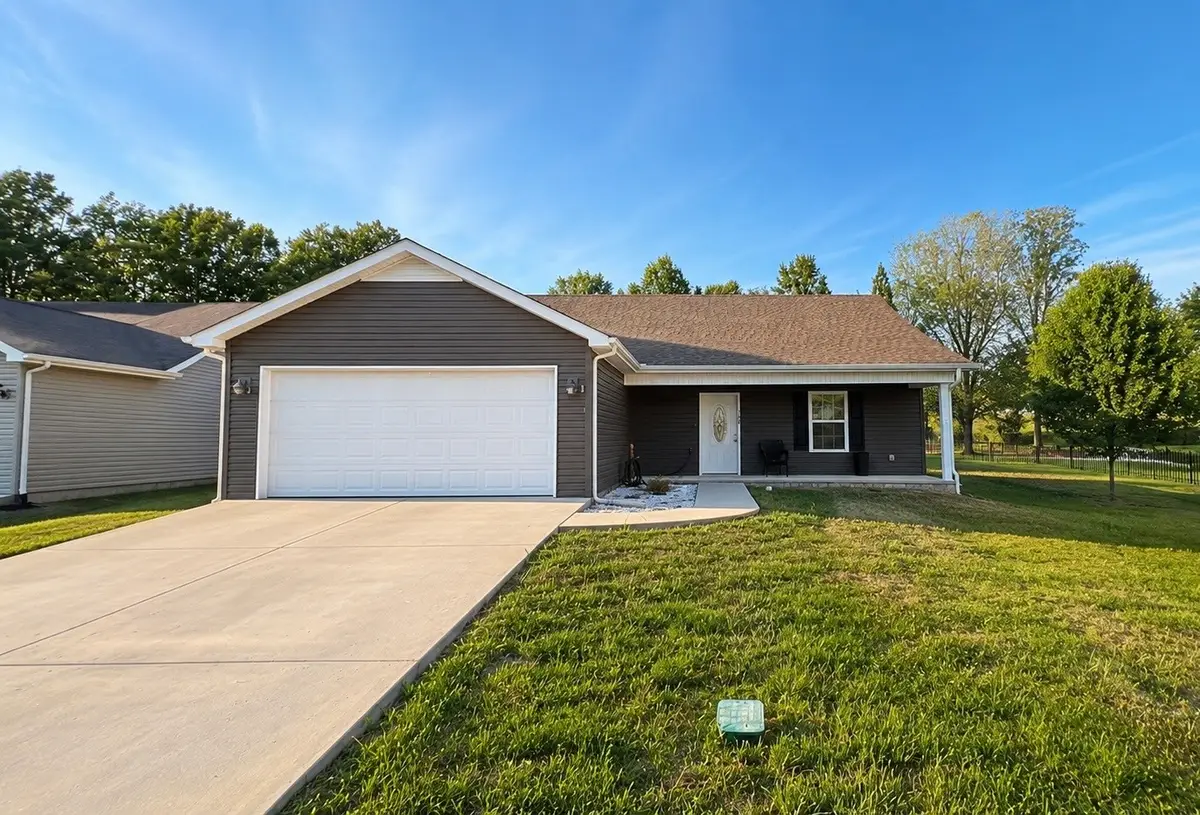 100 Collinwood Dr, Tullahoma, TN 37388 - #1