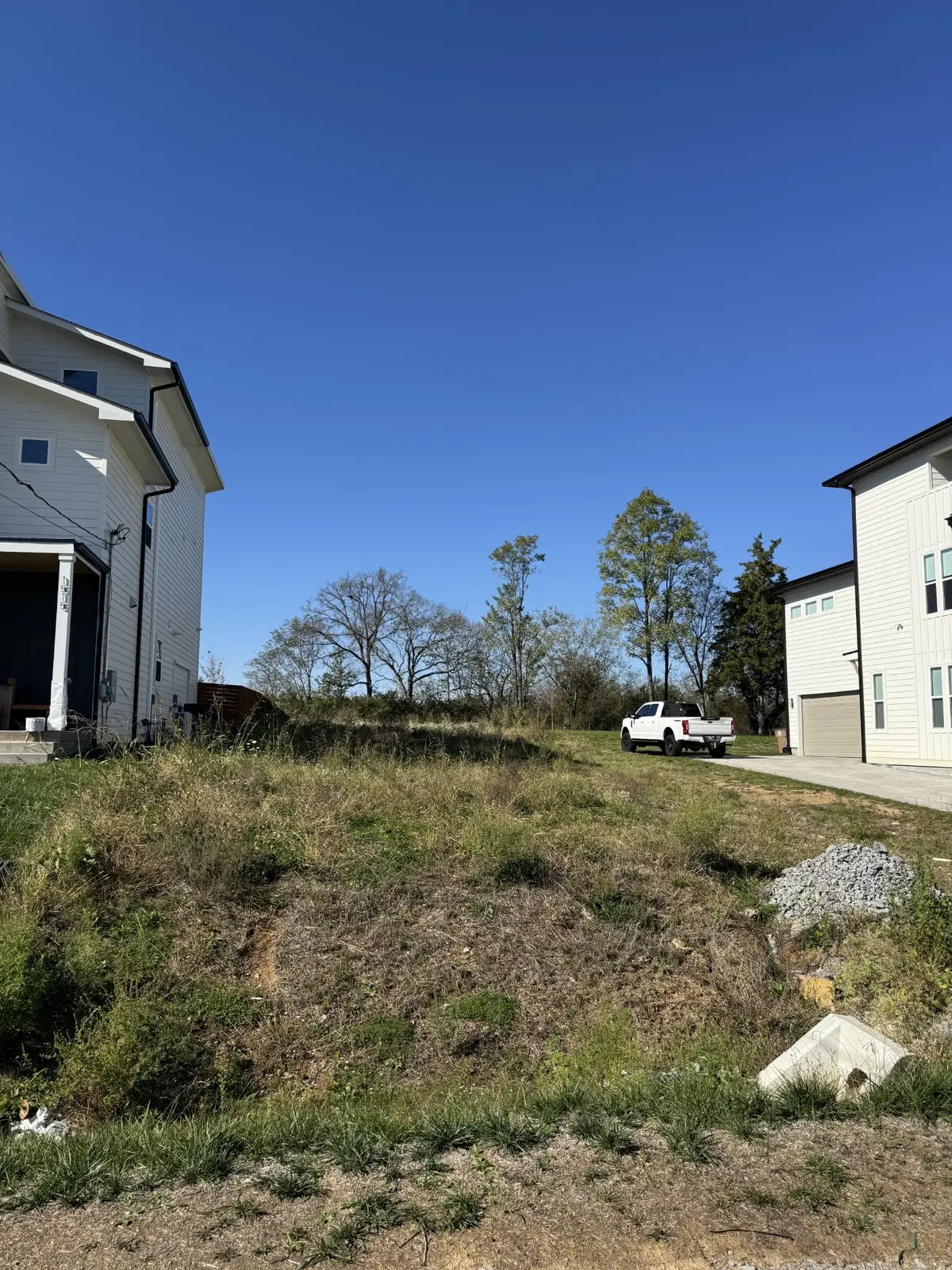 1519 E Stewarts Ln, Nashville, TN 37218 - #1