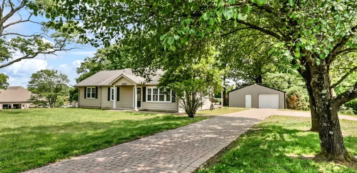 2055 Lovers Ln, Hopkinsville, KY 42240 - #1