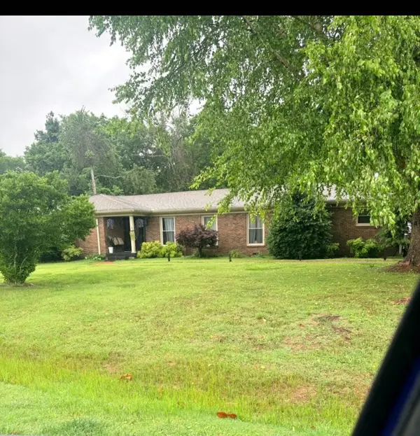 216 Bartonwood Dr, Lebanon, TN 37087