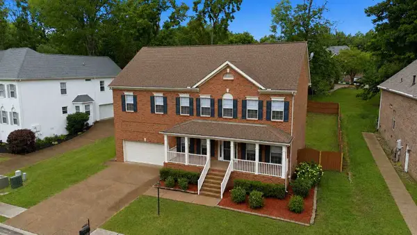 8012 Poplarwood Rd, Nashville, TN 37221