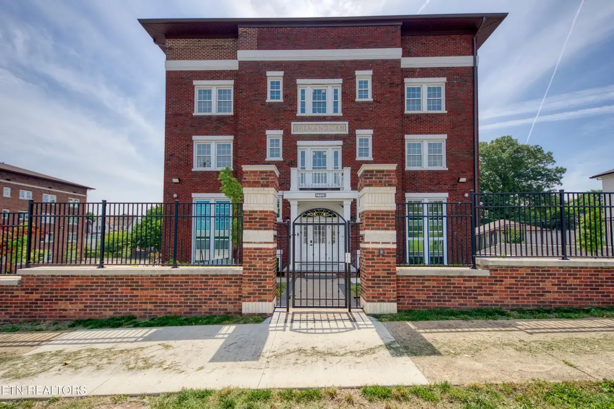 2724 E Magnolia Ave #402, Knoxville, TN 37914 - #1