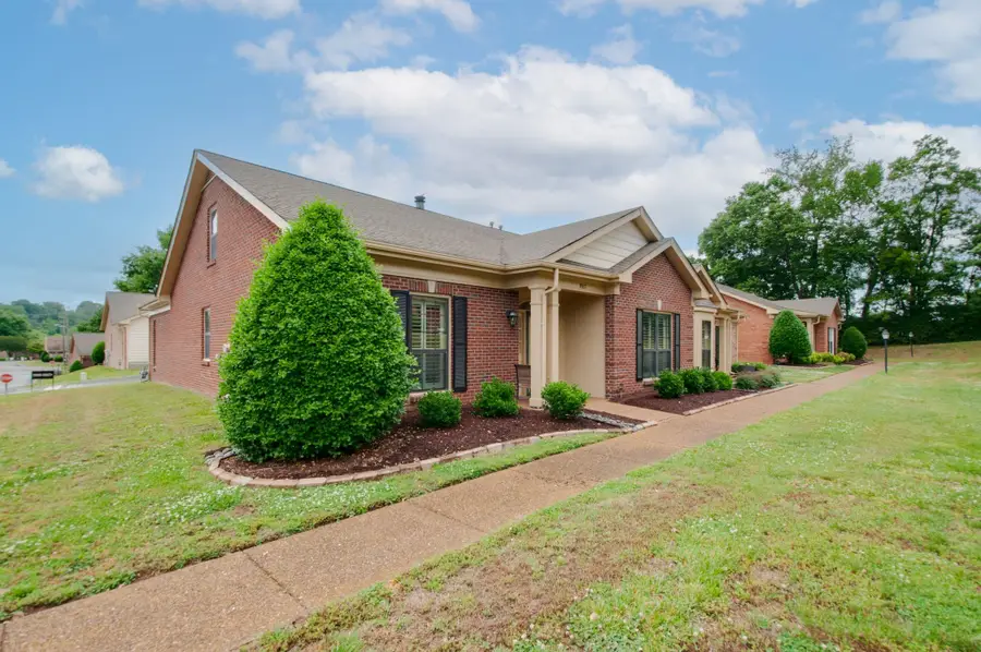 9007 Sawyer Brown Rd, Nashville, TN 37221 - #2
