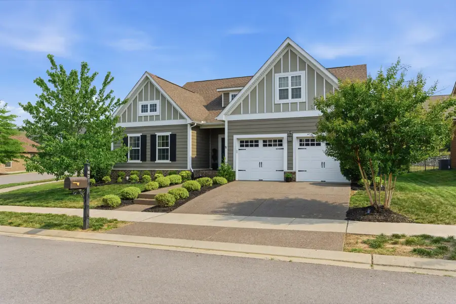 167 Dayflower Dr, Hendersonville, TN 37075 - #2
