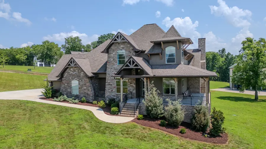 1043 Emerald Valley Dr, Castalian Springs, TN 37031 - #2