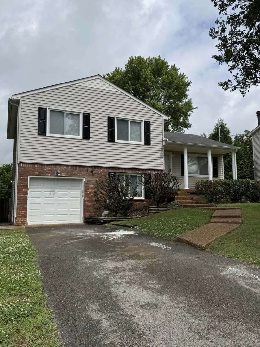 615 Meadowview Dr, Mount Juliet, TN 37122 - #2